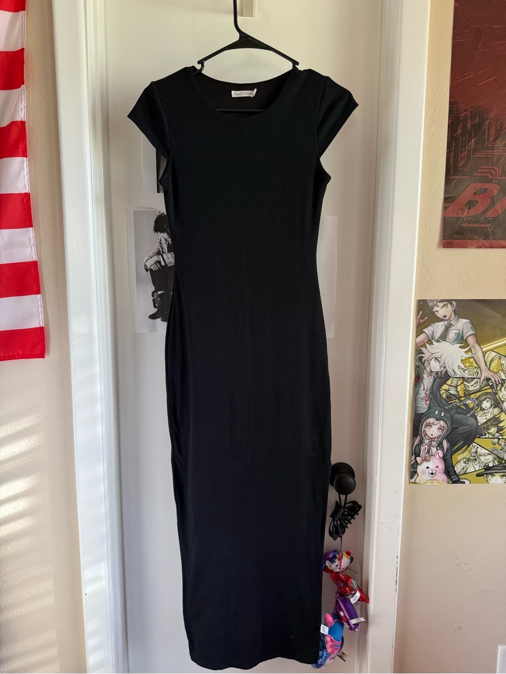 Heart Hips Black Cap-Sleeve Maxi Dress